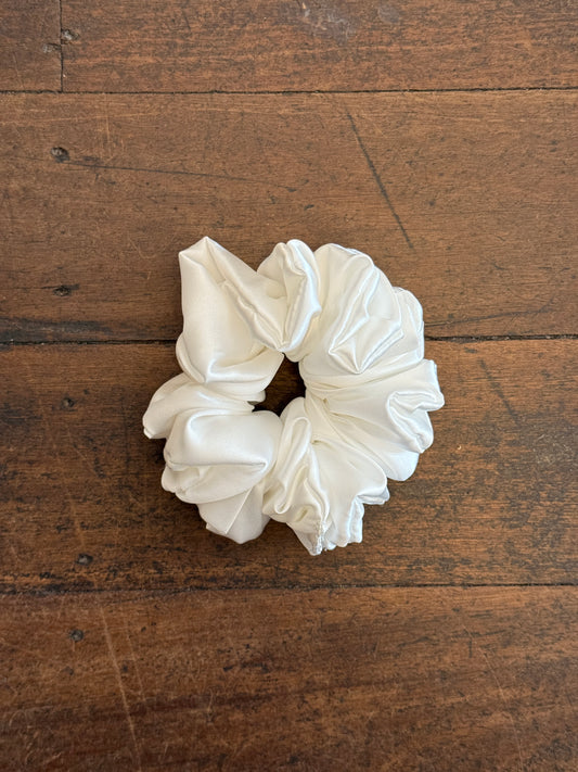 Vera The Label - Coconut Scrunchie