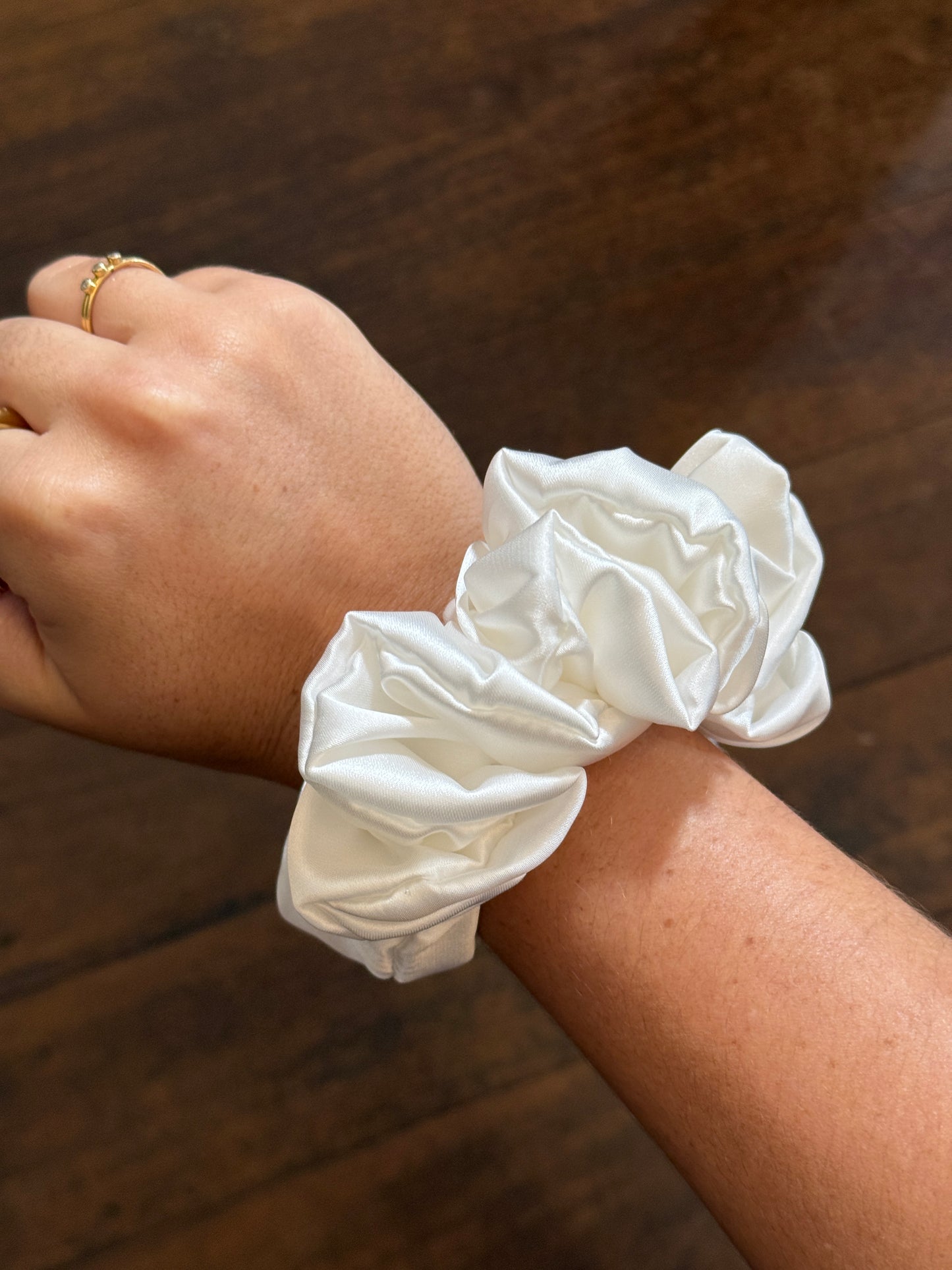 Vera The Label - Coconut Scrunchie