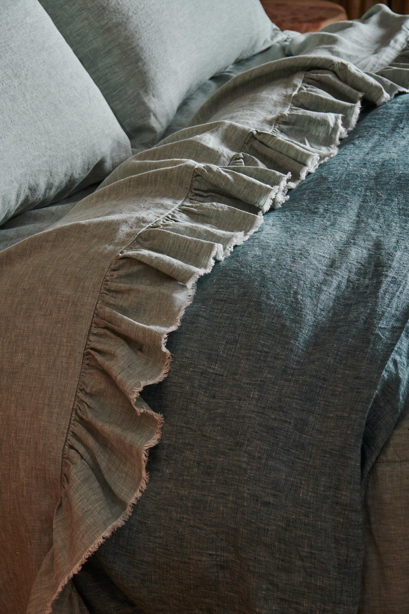 Fog French Linen Ruffled Flat Sheet